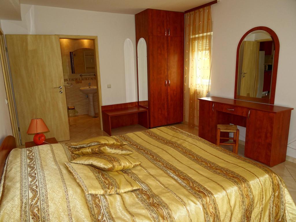 نيبتون Club Onix Apartments الغرفة الصورة